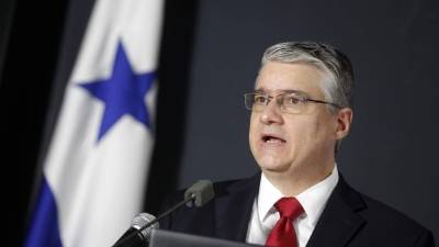 En la imagen, el ministro de Economía y Finanzas de Panamá, Dulcidio De La Guardia. EFE/Archivo