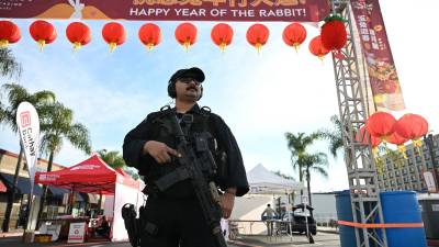 Las celebraciones del Año Nuevo Chino se vieron empañadas tras el tiroteo que dejó 10 muertos en una comunidad de mayoría asiática cerca de Los Ángeles.