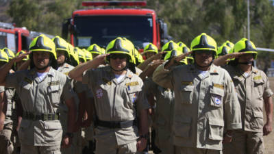 Los miembros del Conaprofor están listos para combatir los incendios.
