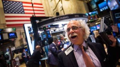 Wall Street tuvo al Dow Jones y el S&P 500 en niveles récord de cierre de hoy por buenos indicadores en Estados Unidos y medidas de estímulo monetario en Japón