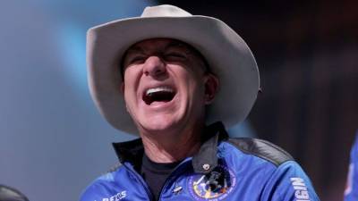 Jeff Bezos, fundador de Amazon, logró lanzarse al espacio en un vuelo histórico de su compañía Blue Origin.