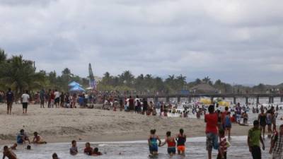Muchos de los turistas se han desplazado a las playas.