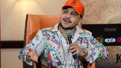 El intérprete de 23 años de edad durante la conferencia de prensa.