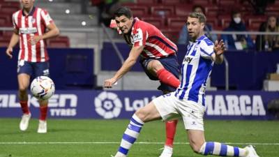 Luis Suárez llegó a los 19 goles en la presente temporada de la Liga de España con el Atlético de Madrid. Foto AFP.