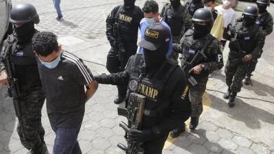 Los <b>hermanos Martínez Rodas fueron capturados junto a otros dos supuestos extorsionadores.</b>