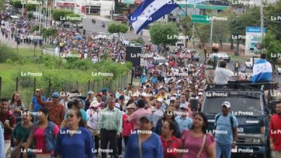Los docentes protestaron este lunes en la capital hondureña.