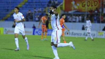 El festejo de Jorge Benguché tras marcar su segundo gol ante la UPN.
