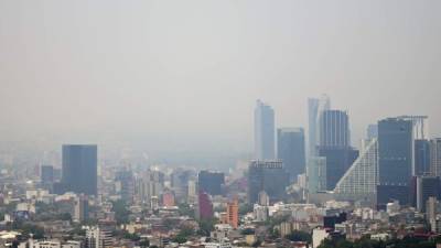 La Ciudad de México declaró este martes contingencia ambiental extraordinaria por los altos índices de contaminación que enfrenta la capital ocasionada por los cerca de 400 incendios que se han registrado en los últimos días en el centro del país.