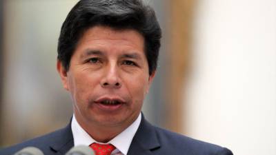 El destituido presidente de Perú, Pedro Castillo, afirmó estar “injustamente detenido” en su primer audiencia judicial tras su arresto por el fallido golpe de Estado.