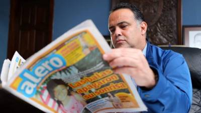 La máxima autoridad de la ciudad, Armando Calidonio, obtuvo el primer ejemplar de ALERO y elogió su contenido.