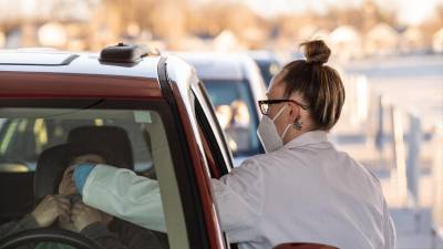 La variante ómicron es la dominiante en el mundo con más del 60% de casos, según la OMS.