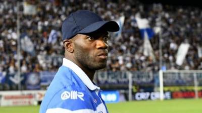 David Suazo dirigiendo su primer partido en la Serie B con el Brescia.