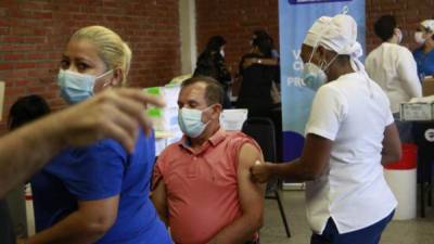 Más de 600,000 hondureños se han vacunado contra el covid en Honduras. La semana pasada llegaron más de 169,000 dosis de biológicos mediante donación.