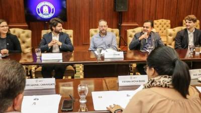 Personal de la alcaldía en el taller “Laboratorio de Soluciones, Ciudades Competitivas”, brindado por el Banco Mundial.