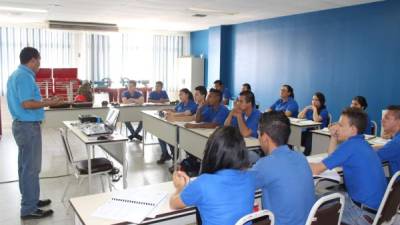 Los alumnos reciben clases en el IPC. J. monzón