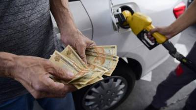 El gas licuado vehicular de L35.57 baja a L35.44 lempiras por galón.