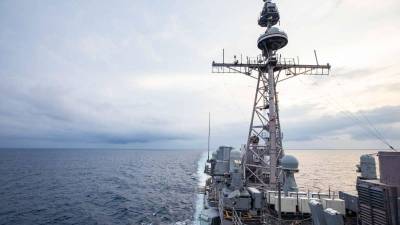 Un buque de guerra de EEUU navega en aguas del estrecho de Taiwán.