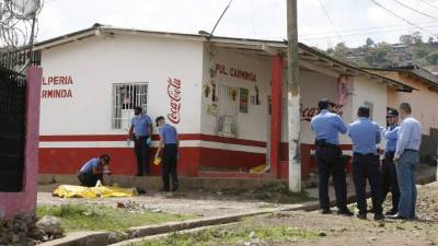 De múltiples heridas de bala murieron los dos jóvenes.