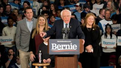 Sanders apuesta por convertirse en el candidato demócrata a la presidencia tras declararse ganador en Iowa./AFP.