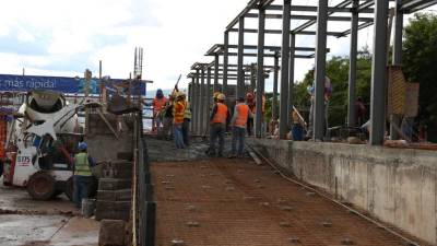 Los trabajos del último tramo del Trans 450 están concentrados frente a la Universidad Nacional Autónoma de Honduras.