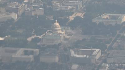 Washington D.C. amaneció este jueves cubierta por la bruma de los incendios forestales.