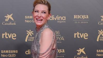La actriz Cate Blanchett posa en la alfombra roja de los premios Goya.