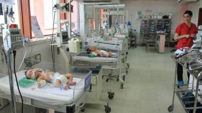 Recién nacidos en una sala del Mario Rivas.