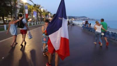 En memoria de las víctimas, este año no habrán los tradicionales juegos artificiales con ocasión de la fiestan nacional de Francia.
