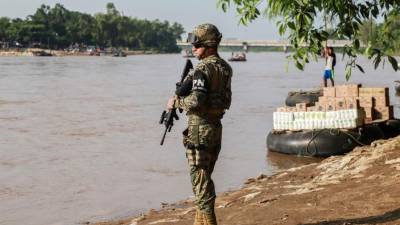 Las autoridades mexicanas investigan el dantesco asesinato de dos migrantes en Tabasco./