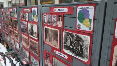 Fotografía de la exposición de fotos, pinturas y armas pertenecientes a la Guerra del Chaco (1932-1935), en el Museo de Historia Militar del Ministerio de Defensa, en Asunción (Paraguay). EFE