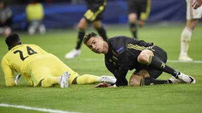 Cristiano Ronaldo se encargó de abrir el marcador en Holanda. FOTO AFP.