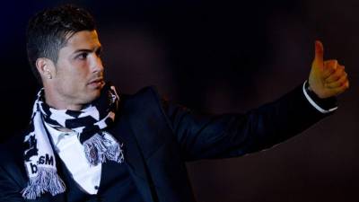 Cristiano Ronaldo gana 353.000 euros a la semana.