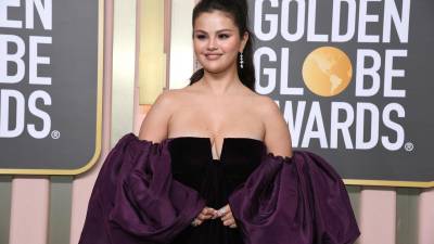 Así llegó Selena a la pasada edición de los premios Globos de Oro.