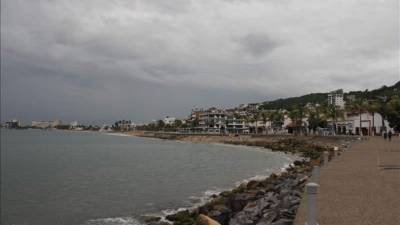 Arthur, la primera tormenta de la temporada de huracanes del Atlántico, se formó hoy cerca de la costa central de Florida, con vientos máximos sostenidos de 65 kilómetros por hora, informó el Centro Nacional de Huracanes (CNH) de EE.UU. EFE