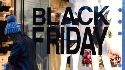 El esperado día de compras llegó, y con él ejércitos de compradores en busca de los artículos que siempre han deseado adquirir a precios de locura. Presentamos un recorrido por algunos de los lugares en donde el entusiasmo de los consumidores comenzó desde tempranas horas del día.