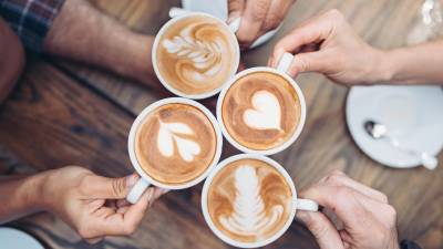 Existe toda una gama de mecanismos a través de los cuales el café puede reducir la mortalidad y tener estos efectos favorables sobre las enfermedades cardiovasculares.