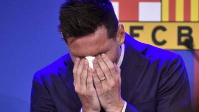 Lionel Messi no pudo contener las lágrimas en la rueda de prensa. Foto AFP.