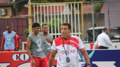 Américo Scatolaro solo pudo ganarle al Real España en su etapa como DT de la Real Sociedad.