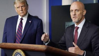 La FDA probablemente también les pedirá a los proveedores de las vacunas que estén atentos a las reacciones alérgicas que los voluntarios presenten.