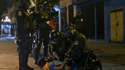 Las fuerzas de seguridad se mantienen desplegadas en las principales ciudades de Perú ante la ola de protestas que exige la renuncia de Boluarte.