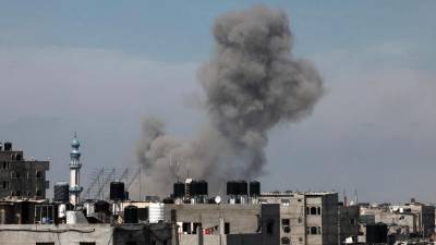 Israel mantiene los bombardeos en la Franja de Gaza tras seis meses de guerra.