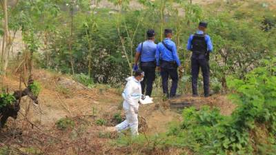 Al momento del hallazgo la víctima se encontraba atada de manos y sin camisa.