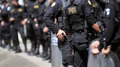 Los efectivos de la Policía guatemalteca se encuentran alerta a la crisis política que atraviesa el país centroamericano.