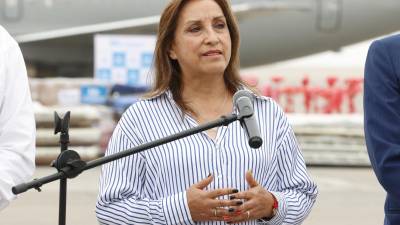La presidenta Boluarte pidió al Congreso aprobar el adelanto de elecciones para poner fin a la crisis política en Perú.