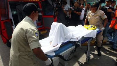 Bajo medidas de protección especial fueron llevados esta semana una mujer y sus dos hijos para ser curados en un hospital de Boston, EUA.