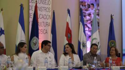 Los ministros de Educación de Centroamérica y el Caribe discutieron varios temas referentes a los niños, adolescentes y jóvenes incluidos en el sistema educativo.