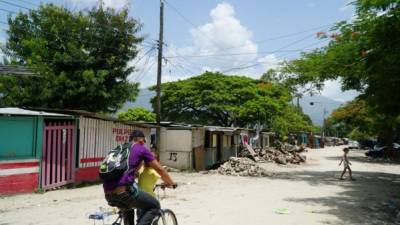 Habitantes del bordo de Río Blanco consultados por LA PRENSA se mostraron contentos de saber que pronto tendrán un hogar que será propio.