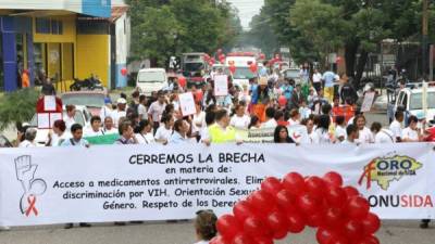 La marcha se realiza en la tercera avenida de San Pedro Sula. En el parque tendrán actividades.