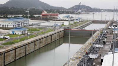 En los siete primero meses de este año se registraron en total 8.247 tránsitos de naves por el Canal, un 1 por ciento más que los 8.163 del mismo periodo de 2017. EFE/Archivo