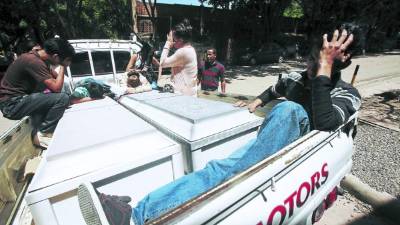 Los cuerpos de María del Carmen Ponce Coello y Fredy Alexander Aguilar Cáceres fueron retirados ayer de la morgue.